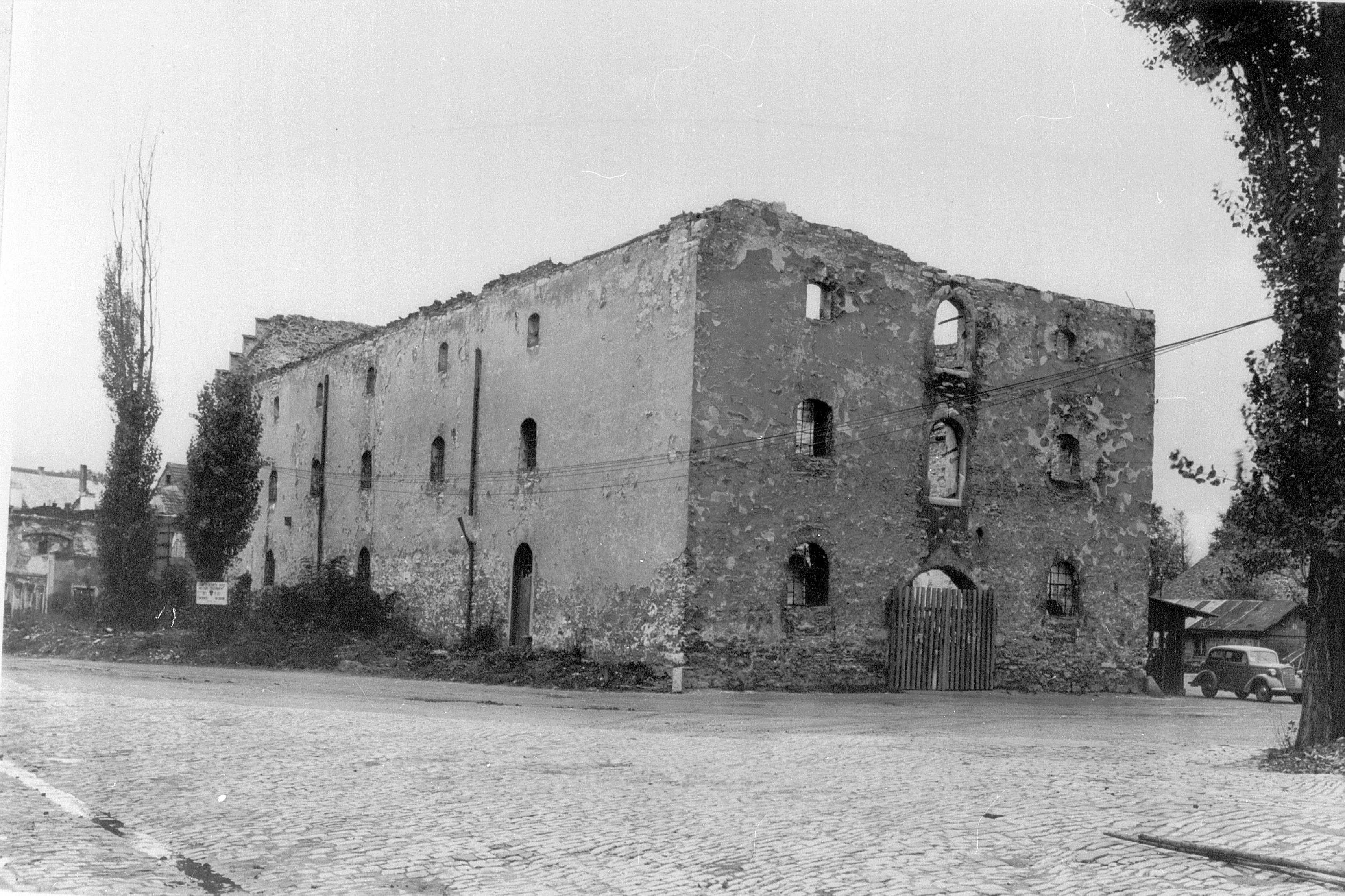 135 Residenzplatz, Reitstadel Ruine